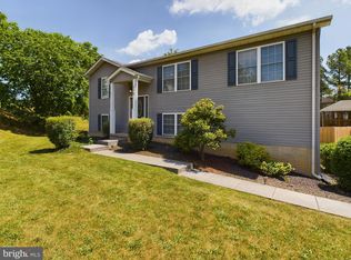215 Towerview Dr, Martinsburg, WV 25404