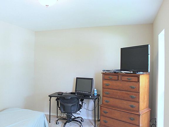 3rd image of 7306 Somerset Hill Ln
