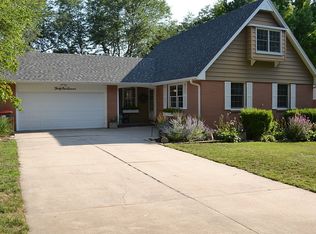 3111 Loveland Dr, Lincoln, NE 68502