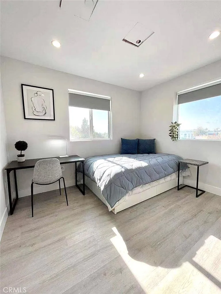 1 bed, 200 sqft, $1,250 — Photo 3