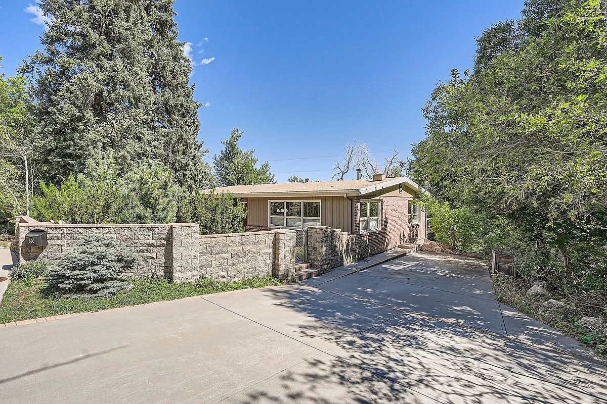 Building Photo - 860 Willowbrook Rd