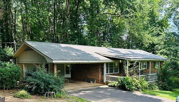 5th image of 764 Jones Mathews Rd
