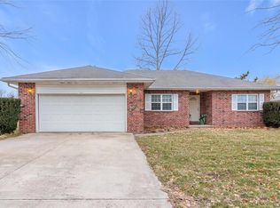 1533 Danielle Dr, Lebanon, MO 65536