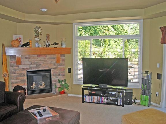 5th image of 2526 Larchmount Dr NE