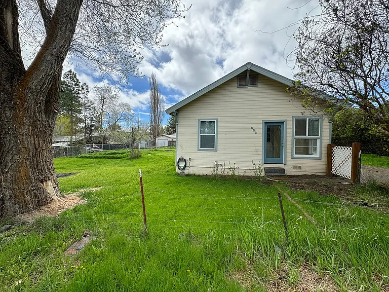 326 Torrey St — Photo 1