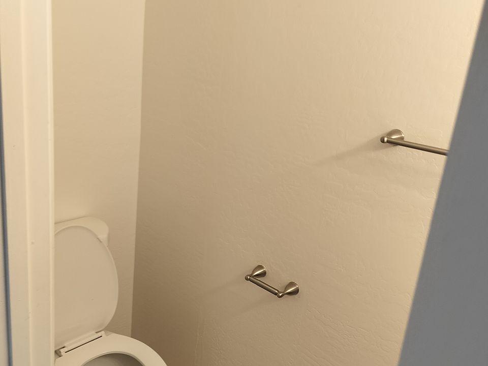 1/2 bath downstairs