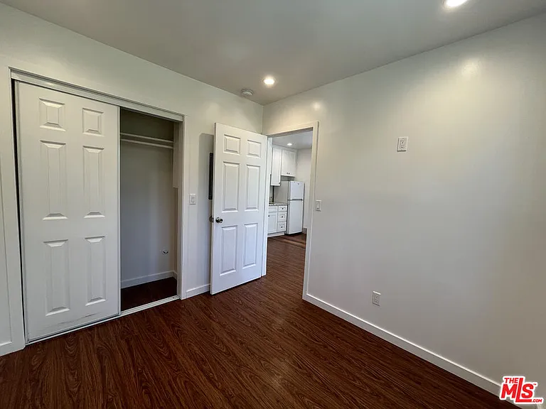 3901 S Orange Dr — Photo 9