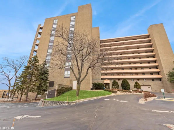 100 Lake Shore Dr APT 405, Michigan City, IN 46360