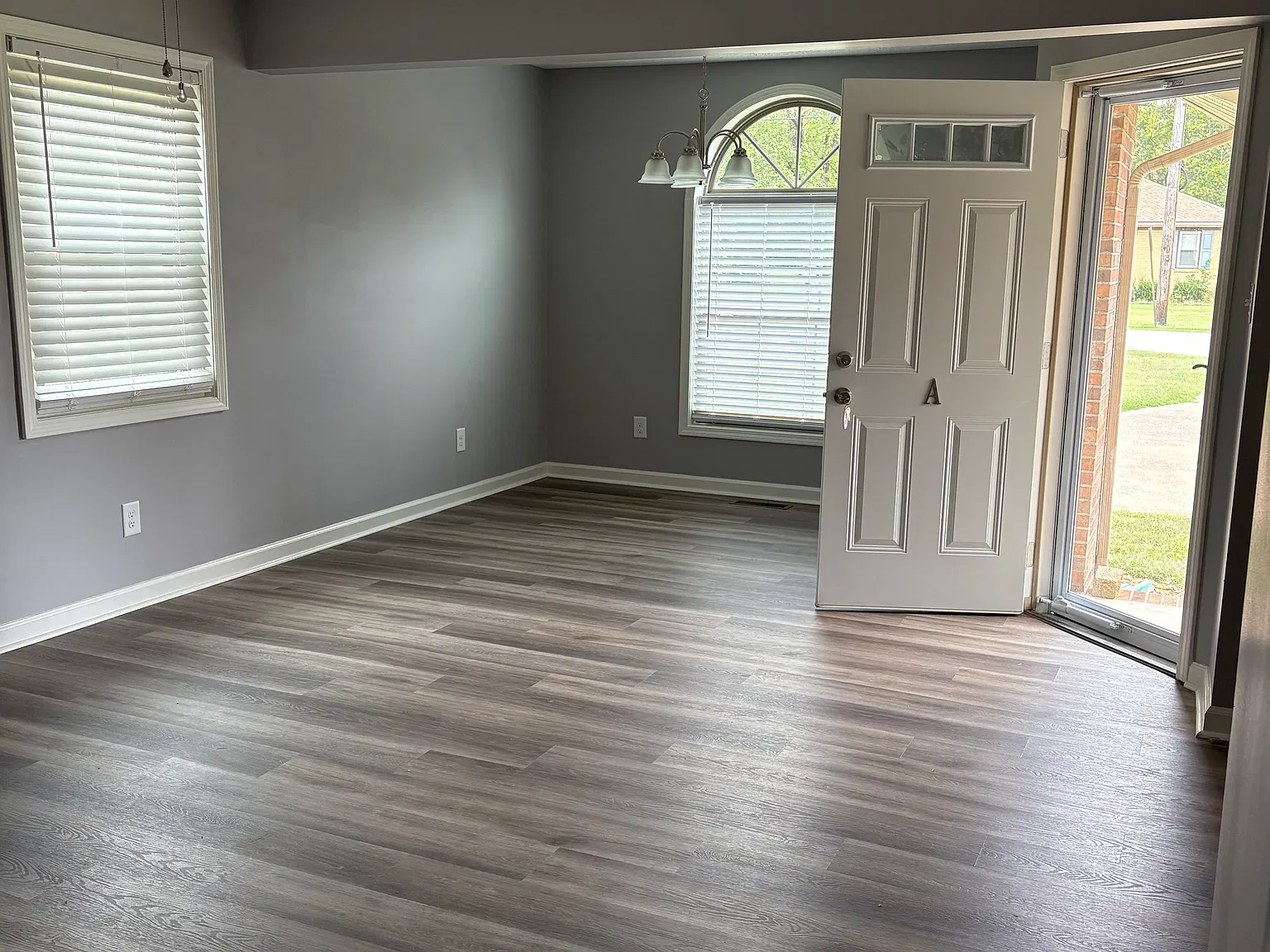 2 bed, 900 sqft, $950 — Photo 3