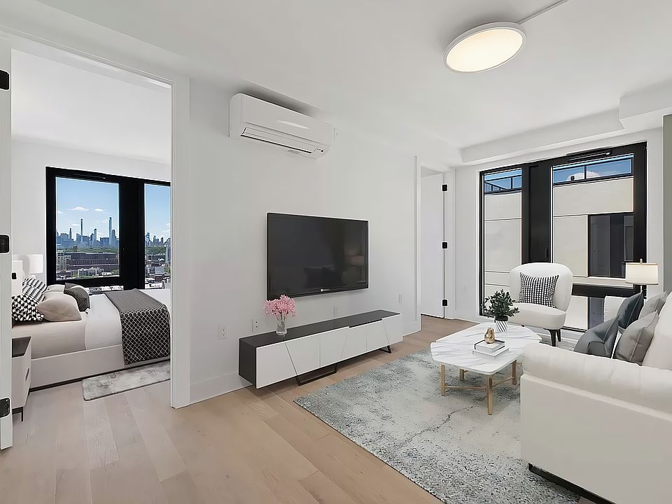 1st image of 60 W 125th St APT 505