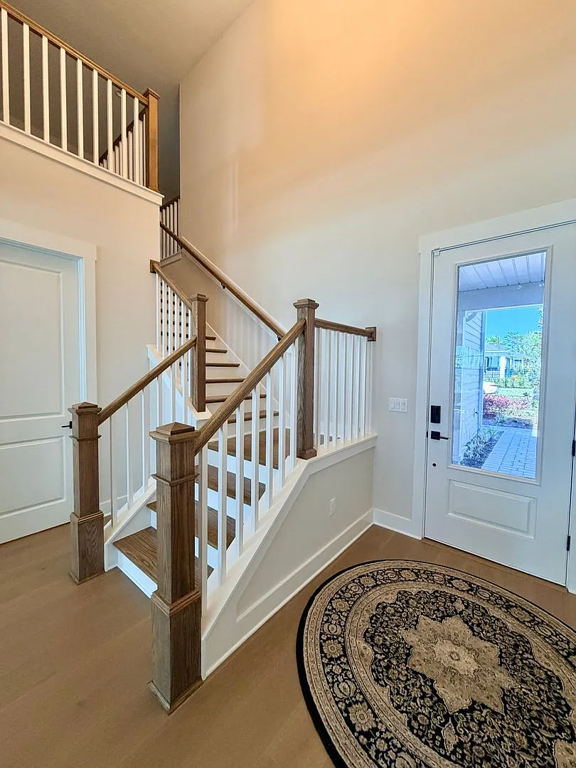 Riverfront View 3BR/2.5BA Luxury Townhome — Photo 3