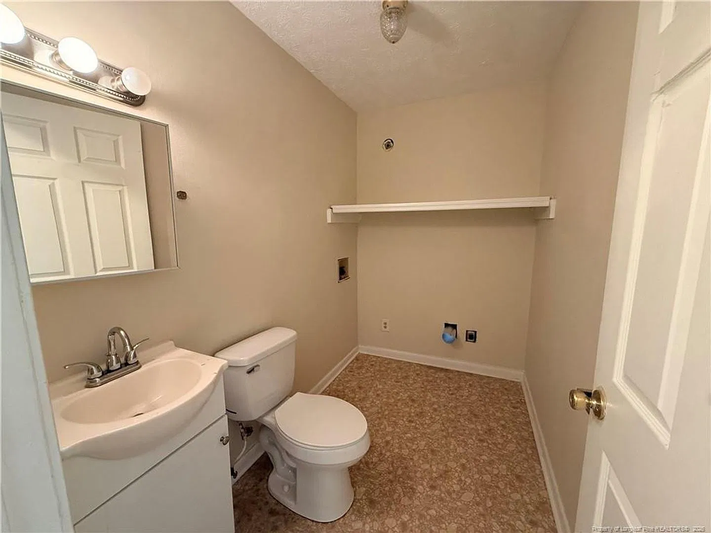 5835 Aftonshire Drive — Photo 4