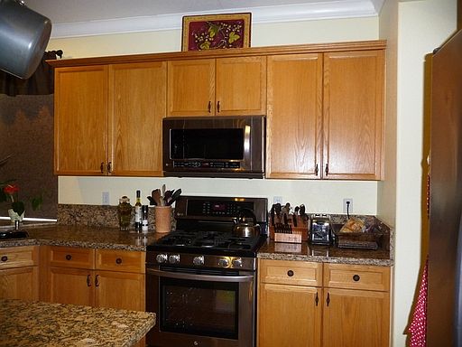 4th image of 389 Nutcrest Ct