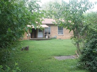 813 W Walnut St, Carbondale, IL 62901