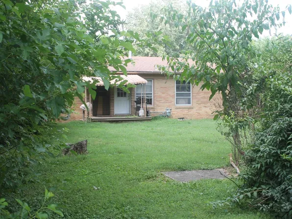 813 W Walnut St, Carbondale, IL 62901