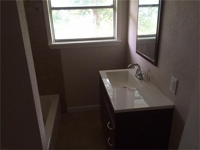 1st image of 3311 Clarksville St
