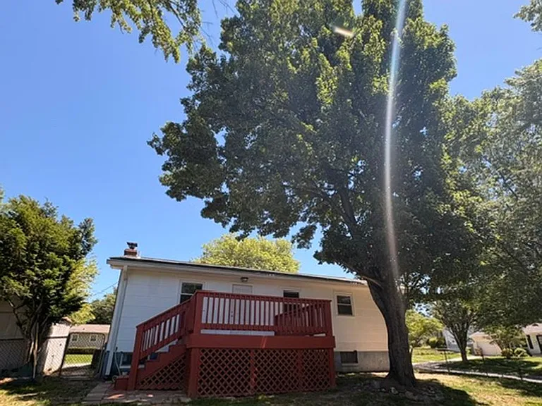 900 Neal Dr — Photo 31