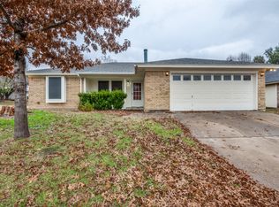7936 Prairie Dr, Watauga, TX 76148