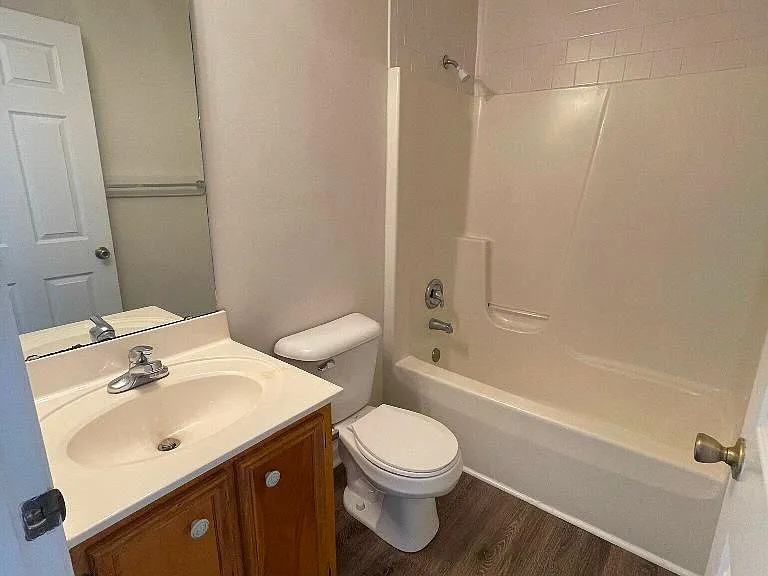 605 Avery St — Photo 21