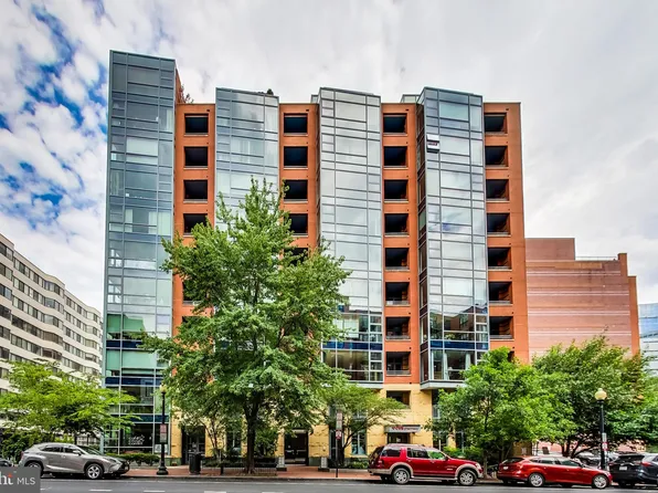 1117 10th St NW APT 1007, Washington, DC 20001
