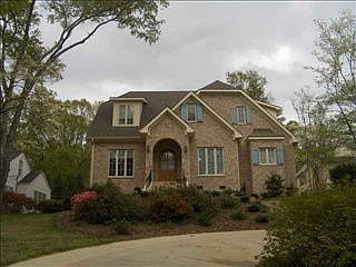 1st image of 233 Melville Ave