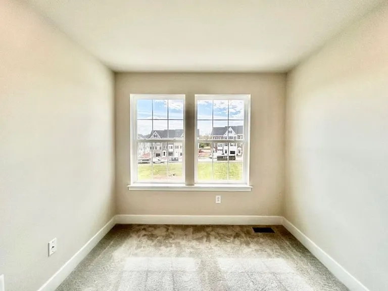 2208 Rodgers Dr — Photo 24