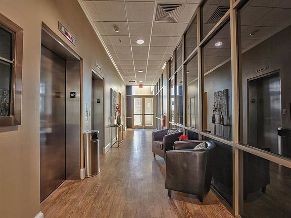 4th image of 215 W College Ave APT 206