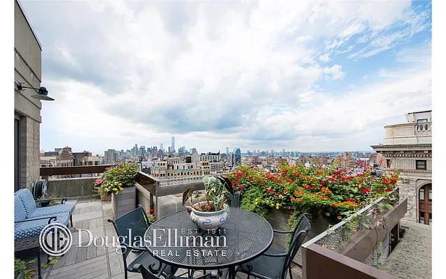 Sold by Douglas Elliman | media 8