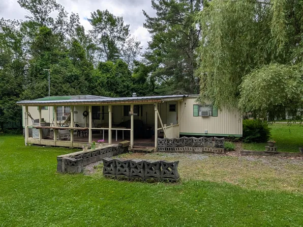 27 Elm Ave, Willsboro, NY 12996