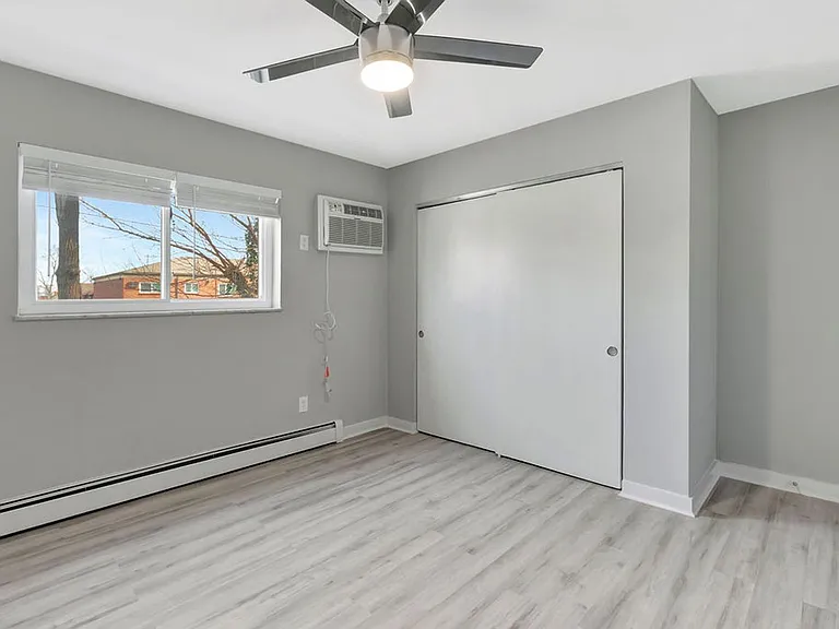 McGregor Apartments — Photo 30