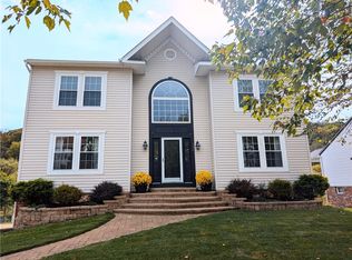 120 Windsor Ct, Cranberry Township, PA 16066