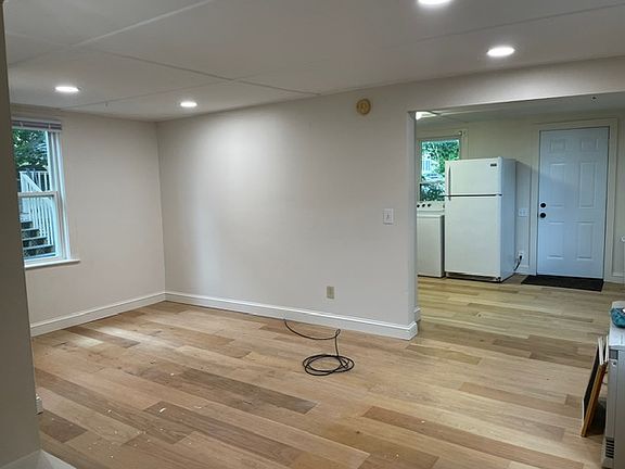4th image of 17 Grove St #B