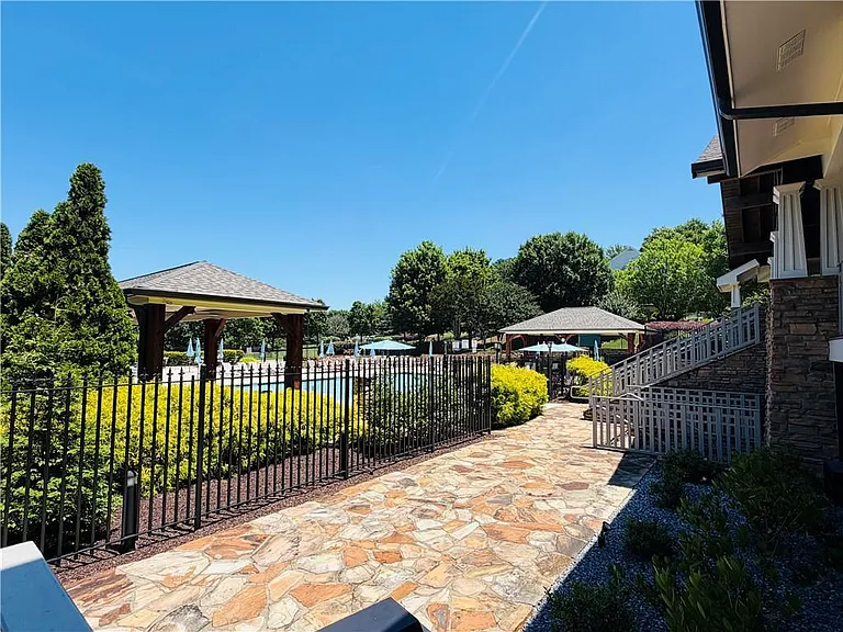 1678 Carr Cir NW — Photo 33