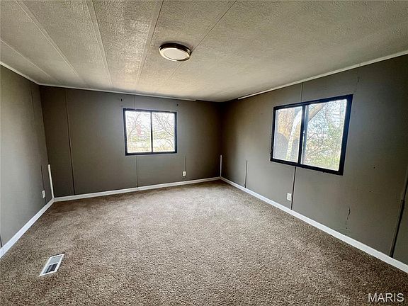 4th image of 3534 Elm Point Rd