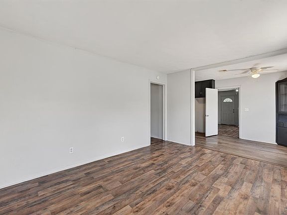 3rd image of 405 E Rickenbacker Dr