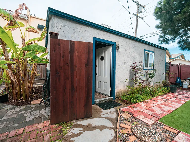 168 Elder Ave — Photo 9