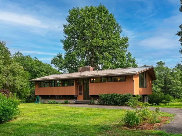 581 Pfersick Rd, Ashfield, MA 01330