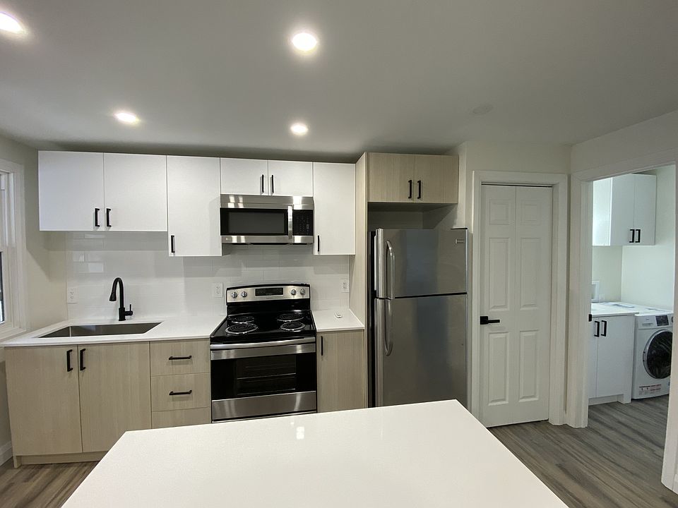 1st image of 324 Vidal St S #4
