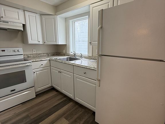 3rd image of 206 Connors St APT 1