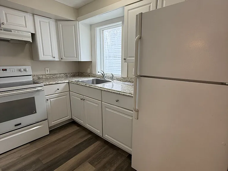 206 Connors St #1 — Photo 3