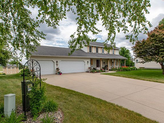 2nd image of 704 Country Estate Ct SE