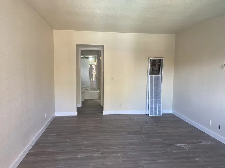 1257 Park Ave #5 — Photo 3