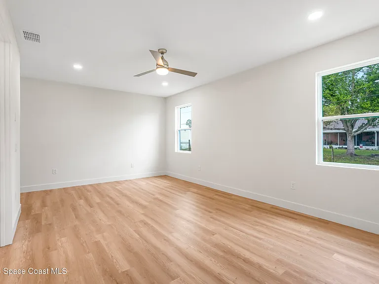 1041 Wesberry St SE — Photo 15
