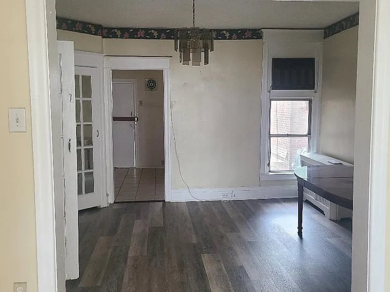 569 Geneva Ave — Photo 9