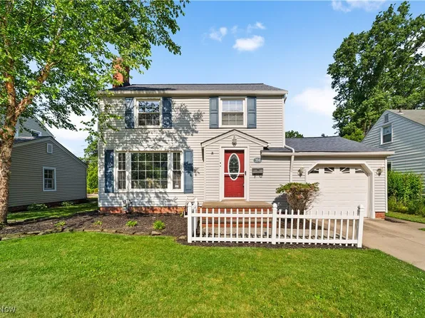 394 Oakmoor Rd, Bay Village, OH 44140