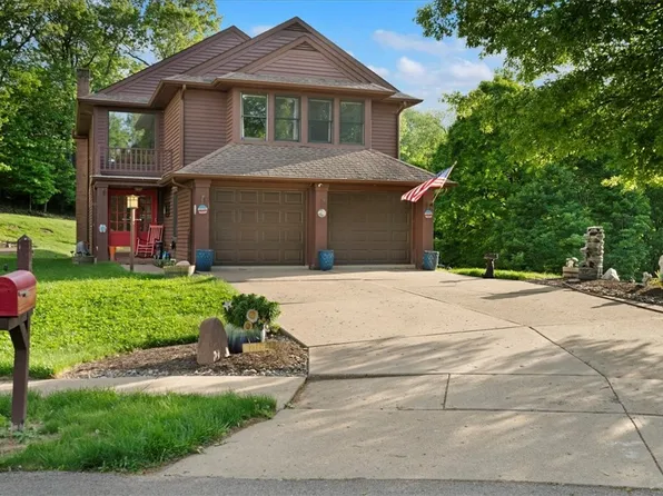 136 Heldon Dr, Coraopolis, PA 15108