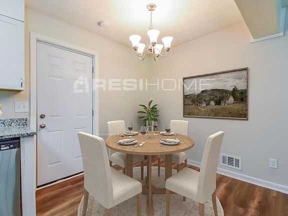 4th image of 113 Clifford Ct