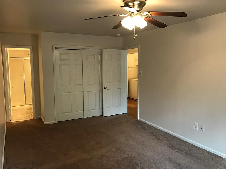 42 Bellaire Dr — Photo 8