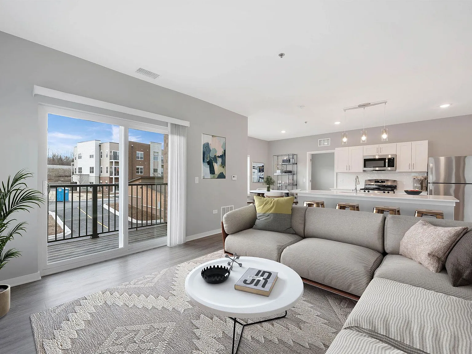 Lincoln Station Rowhomes — Photo 4