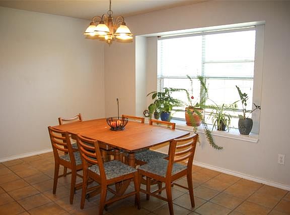 4th image of 102 Deanna Ln